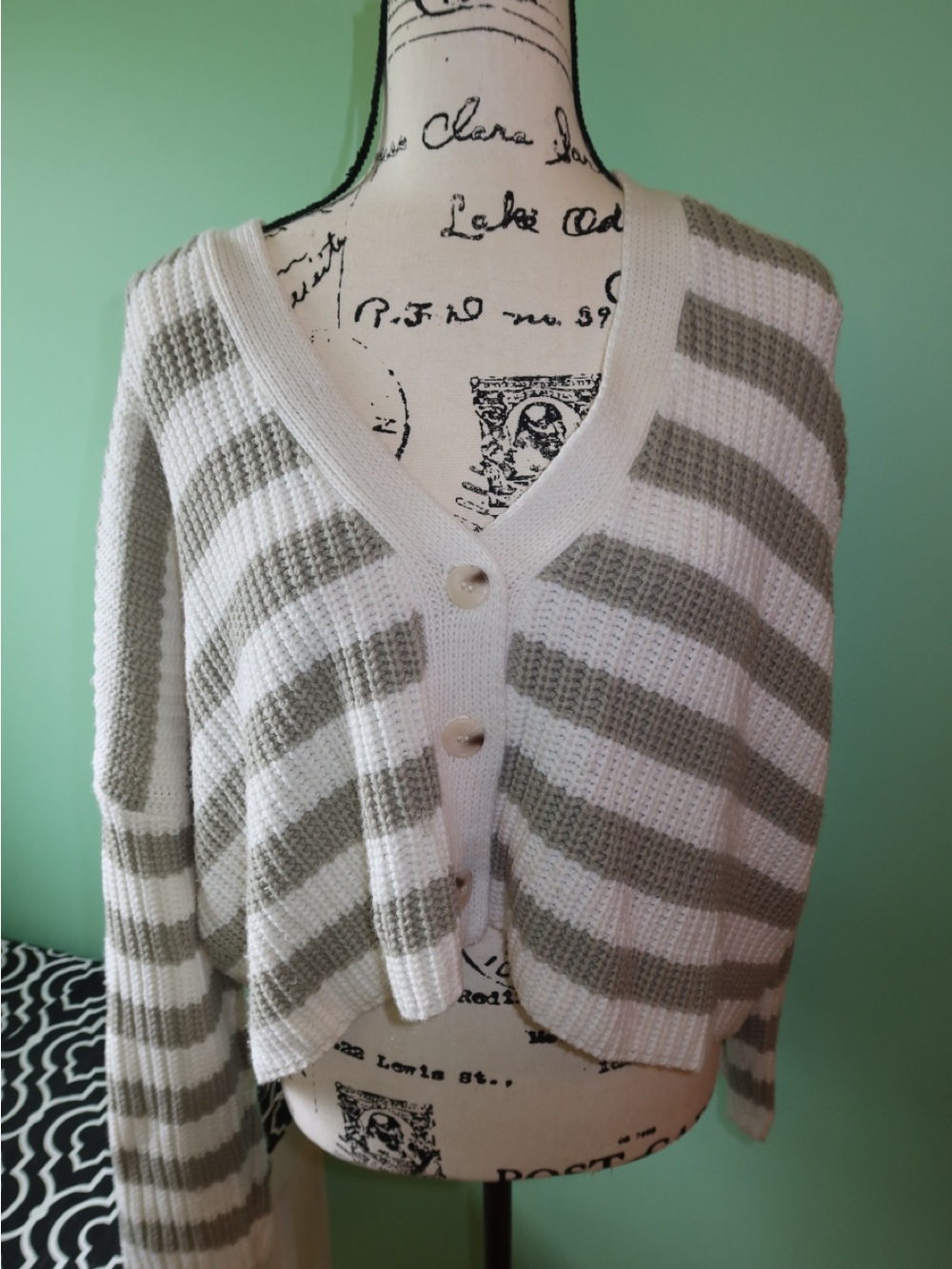 Jessica Simpson White and Light Gray Striped V-Neck Button Cardigan